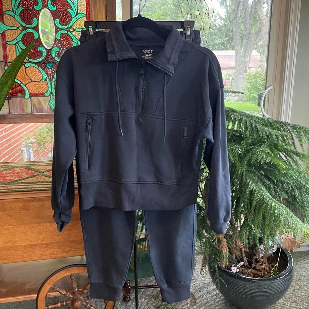 Classic Navy Blue Women’s Jogger Set - XS Petite